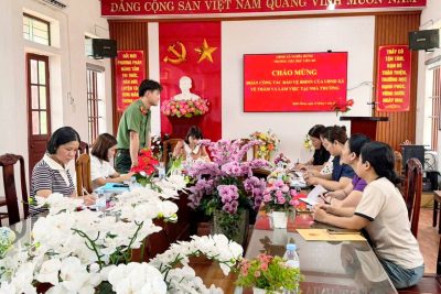 Đoàn công tác bảo vệ BMNN của UBND xã Nghĩa Hưng về thăm và làm việc tại trường Tiểu học Liễu Đề